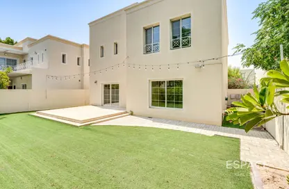 Villa - 3 Bedrooms - 2 Bathrooms for rent in Deema 2 - Deema - The Lakes - Dubai