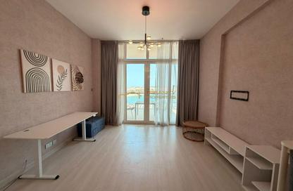 Apartment - Studio - 1 for rent in Palm Views East - Palm Views - Palm Jumeirah - Dubai