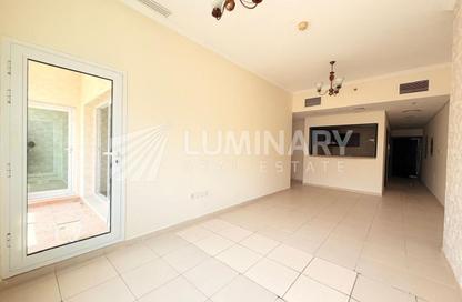 Apartment - 2 - 3 for rent in Mazaya 31 - Queue Point - Liwan - Dubai