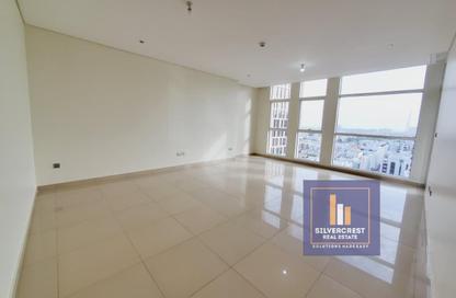 Apartment - 4 Bedrooms - 5 Bathrooms for rent in United Square - Al Khalidiya - Abu Dhabi