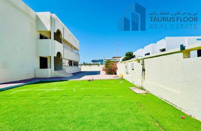 Villa - 4 Bedrooms - 4 Bathrooms for rent in Jumeirah 1 Villas - Jumeirah 1 - Jumeirah - Dubai