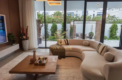 فيلا - 5 غرف نوم - 7 حمامات للبيع في جزيرة الشمس - مدينة أجمل مكان - مدينة الواجهة المائية لإمارة الشارقة - الشارقة