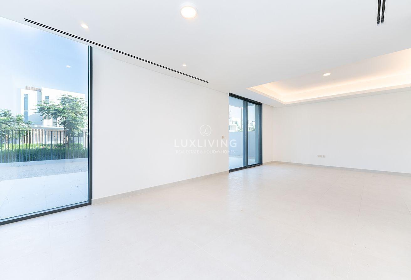 Close to Pool | Prime Location | Multiple Options photo 5