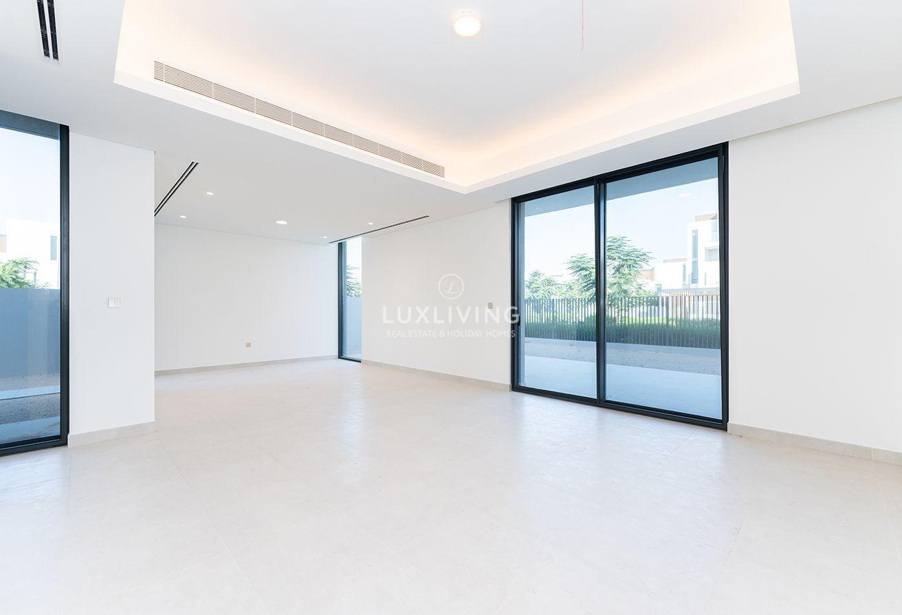 Close to Pool | Prime Location | Multiple Options photo 4