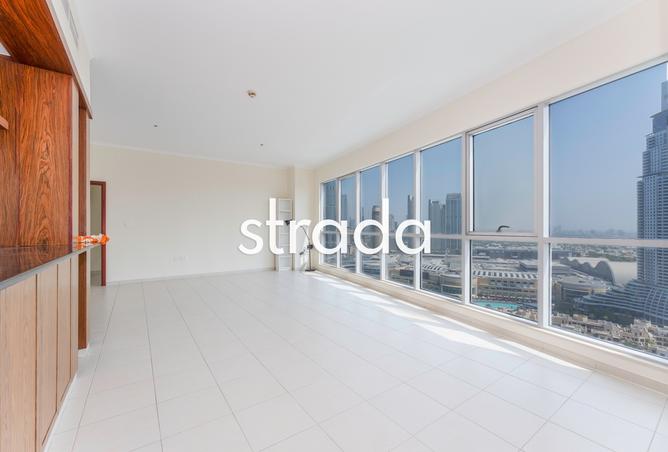 Spacious 2BR + Maid | Burj & Fountain View photo 3