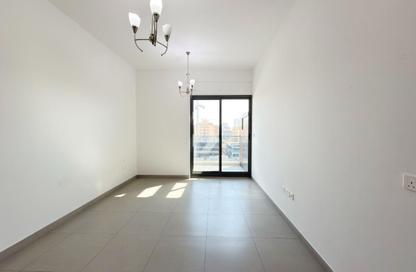 Apartment - Studio - 1 Bathroom for rent in Prestige Building - International City Phase 2 - Al Warsan 4 - Al Warsan - Dubai