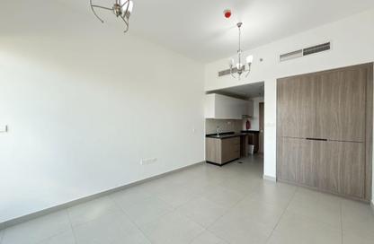 Apartment - Studio - 1 Bathroom for rent in Prestige Building - International City Phase 2 - Al Warsan 4 - Al Warsan - Dubai