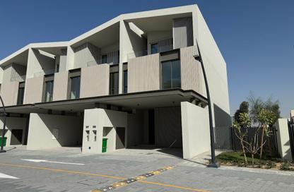 Townhouse - 3 - 4 for sale in Nad Al Sheba Gardens 2 - Nad Al Sheba Gardens - Nad Al Sheba 1 - Nad Al Sheba - Dubai