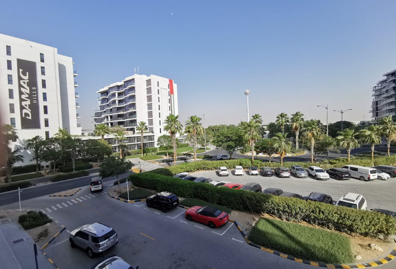 Studio apartment in Golf Panorama A, Damac Hills: 5