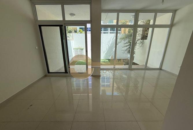 Modern Villa | Open Kitchen | Well Maintained photo 2