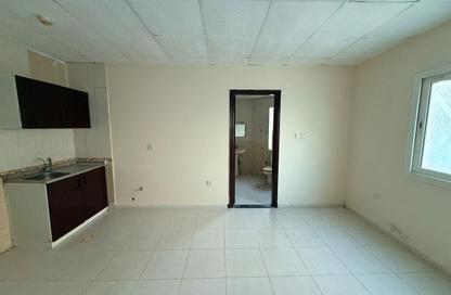Apartment - Studio - 1 Bathroom for rent in Al Musalla - Sharjah