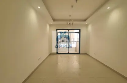 شقة - غرفة نوم - 2 حمامات للايجار في الزاهية - تجارية مويلح - الشارقة