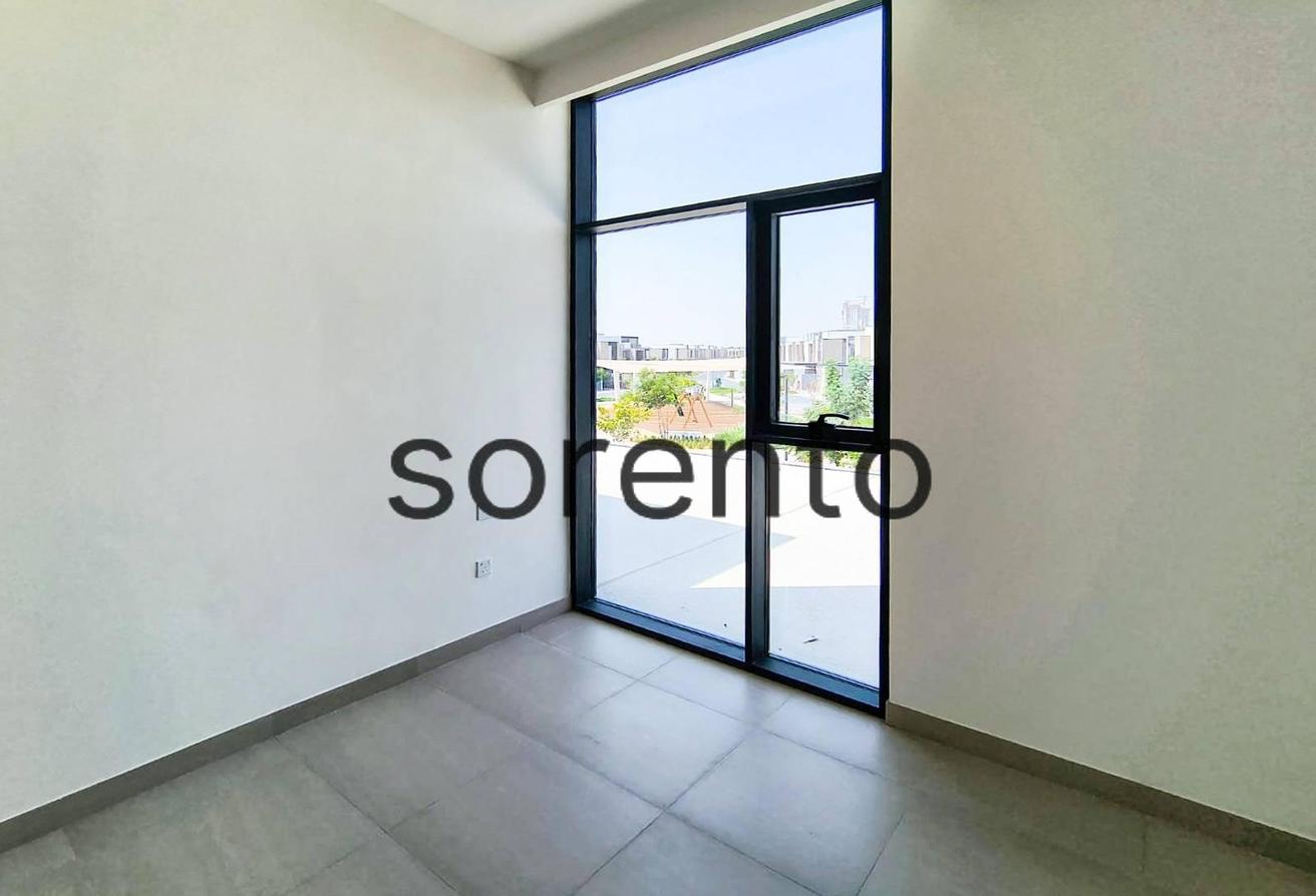 4 bed G+2 | Directly On Park & Pool Area photo 8