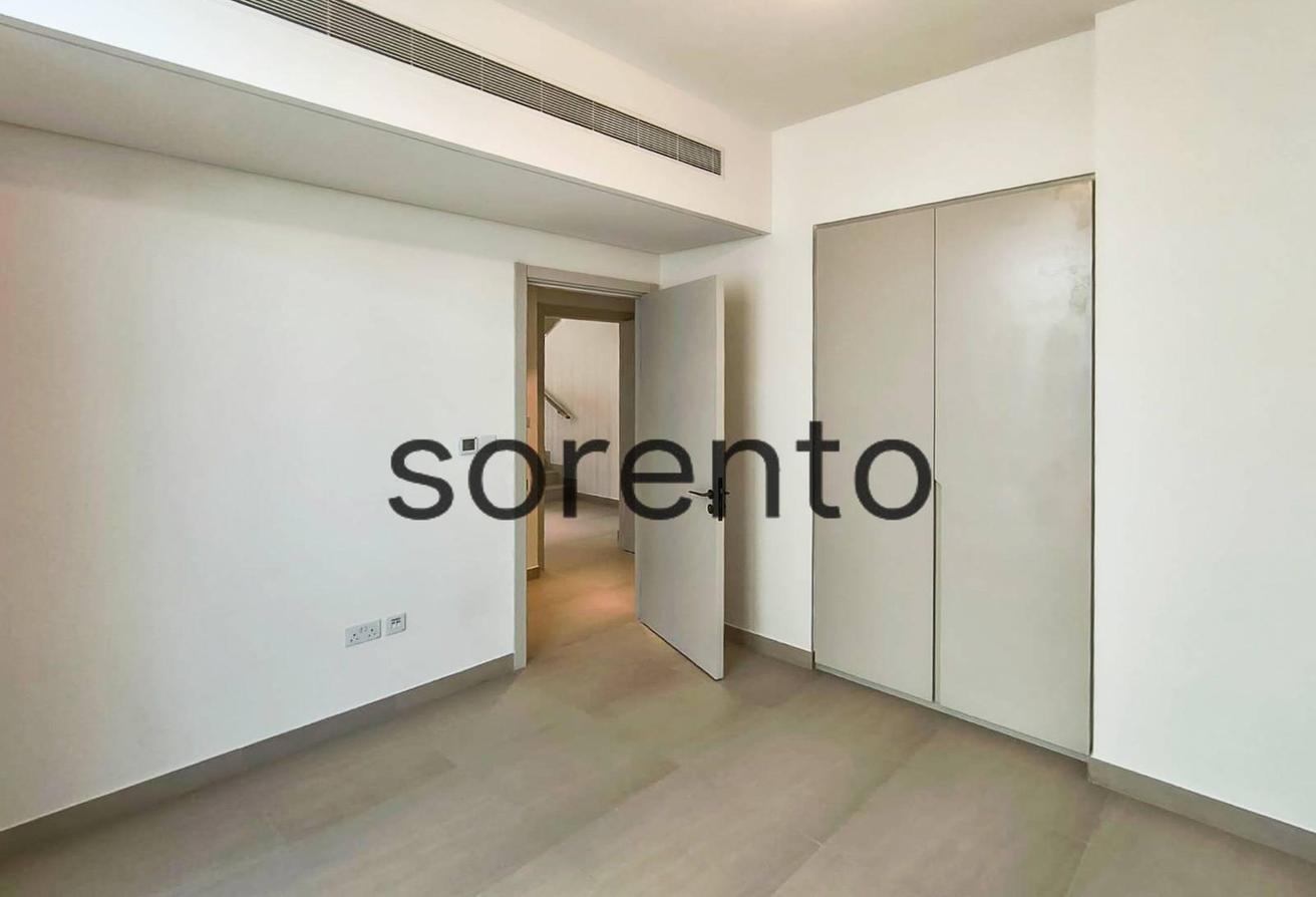 4 bed G+2 | Directly On Park & Pool Area photo 14