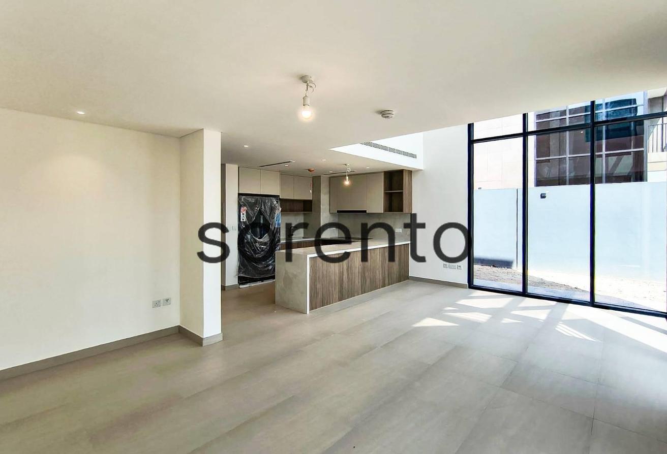4 bed G+2 | Directly On Park & Pool Area photo 5