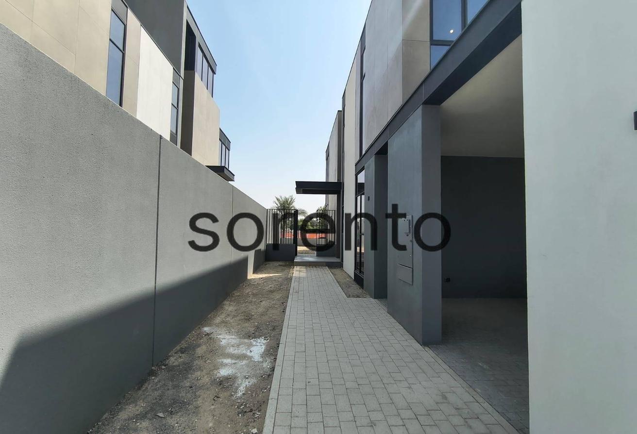 4 bed G+2 | Directly On Park & Pool Area photo 16