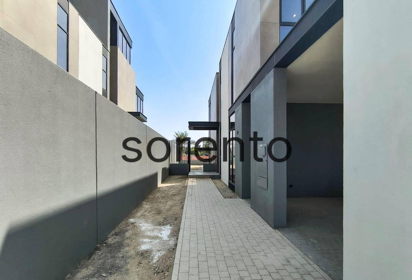 4 bed G+2 | Directly On Park & Pool Area photo 13