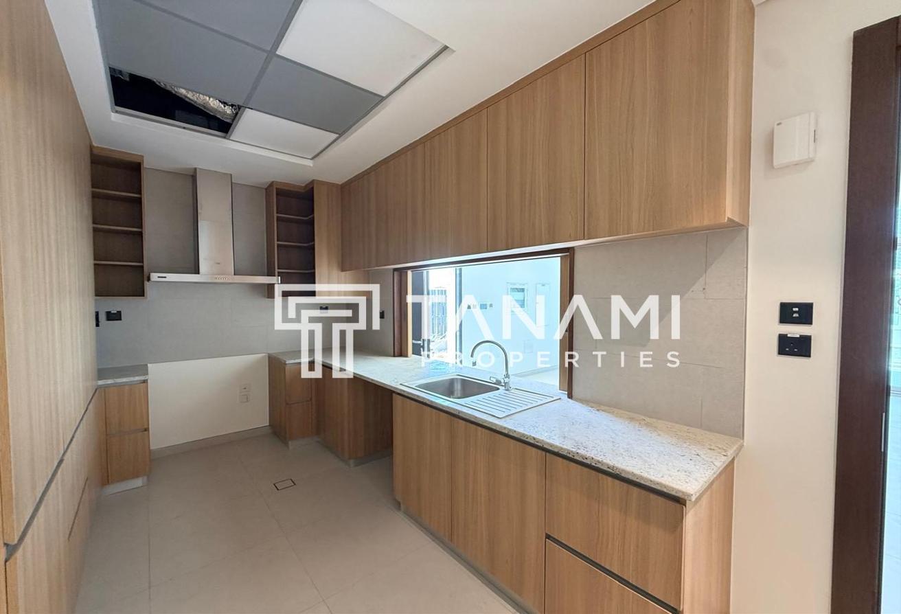 5BR Villa + Maid’s | Corner | Private pool photo 18