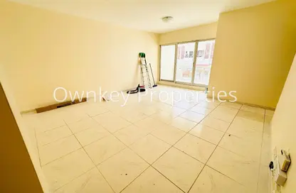 شقة - 2 غرف نوم - 2 حمامات للايجار في شقق الكفاف - الكرامة - دبي