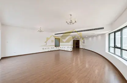 Apartment - 3 Bedrooms - 4 Bathrooms for rent in Al Hudaiba - Bur Dubai - Dubai