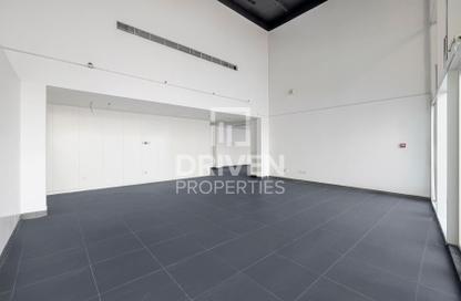 Retail - Studio - 2 Bathrooms for rent in Capital Golden Tower - Business Bay - Dubai