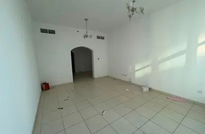 Apartment - 1 Bedroom - 2 Bathrooms for sale in Palm Tower 1 - Palm Towers - Al Majaz - Sharjah Apartment - 1 Bedroom - 2 Bathrooms for sale in Palm Tower 1 - Palm Towers - Al Majaz - Sharjah