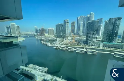 Apartment - Studio - 1 Bathroom for rent in Waters Edge - Business Bay - Dubai