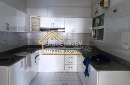 شقة - 2 غرف نوم - 2 حمامات للايجار في المريجة - الغرب - الشارقة