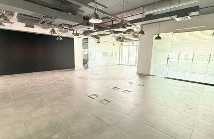 Office Space - Studio - 1 Bathroom for rent in Iris Bay - Business Bay - Dubai Office Space - Studio - 1 Bathroom for rent in Iris Bay - Business Bay - Dubai