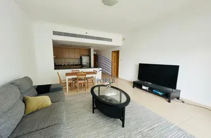 شقة - غرفة نوم - 2 حمامات للايجار في مساكن كلايتون - الخليج التجاري - دبي