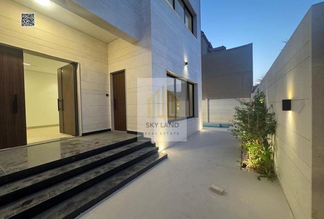 60929975 - Property Image 2