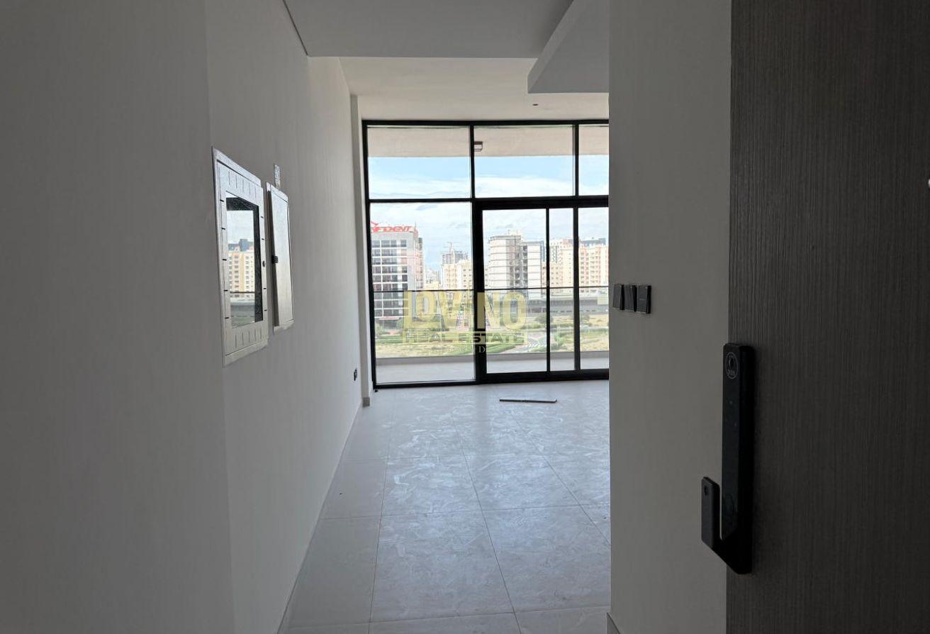 Vastu Unit | Brand New | Ready to Move photo 3