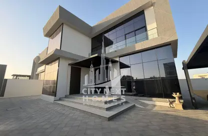Villa - 4 Bedrooms - 6 Bathrooms for rent in Al Aweer 1 - Al Aweer - Dubai