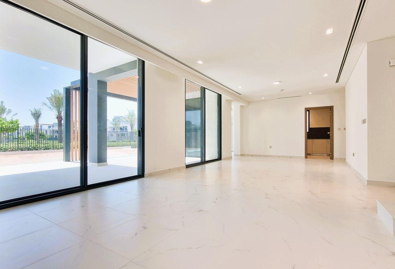 Brand New 5 Br Villa |luxury Finish| Park View photo 2