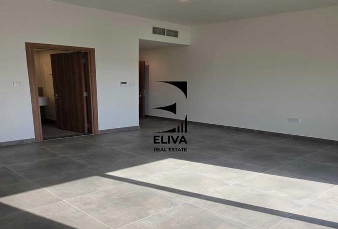 Mediterranean Style · Single Row · Move In Ready — photo 2
