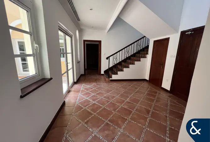 128379176 - Property Image 2