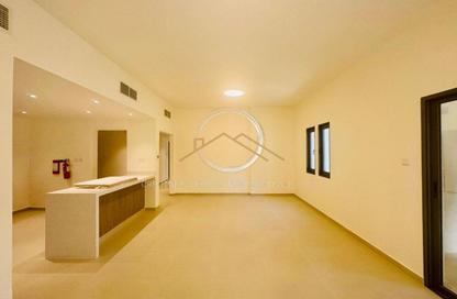 Apartment - 3 Bedrooms - 3 Bathrooms for rent in The Gardens Building 29 - The Gardens Buildings - The Gardens - Dubai Apartment - 3 Bedrooms - 3 Bathrooms for rent in The Gardens Building 29 - The Gardens Buildings - The Gardens - Dubai