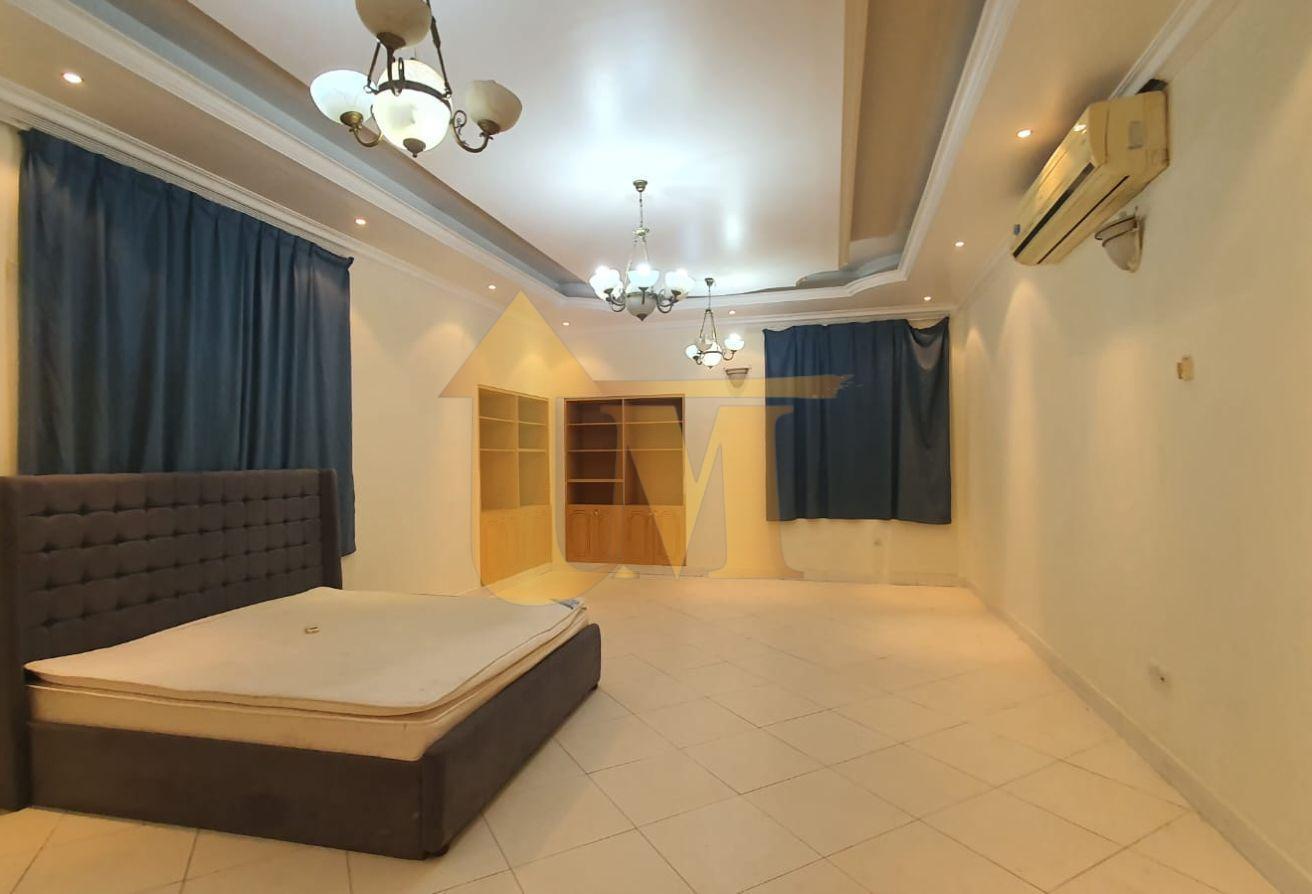 For Family Sharing Or Staff 10 BR+Maid Villa in wa photo 4