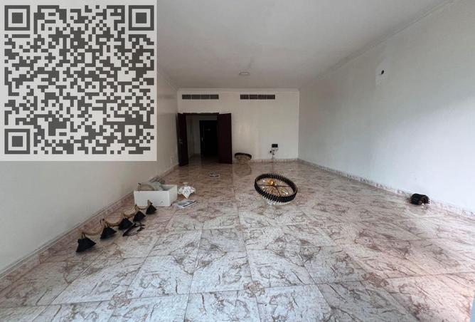 121982014 - Property Image 2