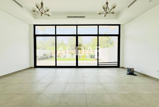 82374807 - Property Image 2