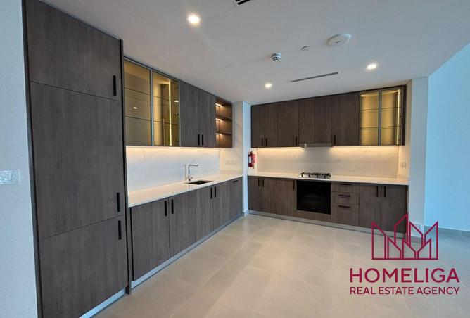 Pool View | Unfurnished | 4 cheques