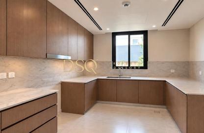 Villa - 5 - 6 for sale in Sanctuary Falls - Jumeirah Golf Estates - Dubai