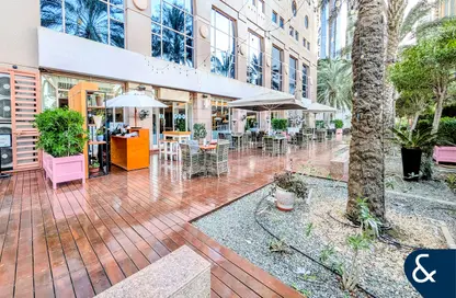 Retail - Studio for rent in Marriott Harbour Hotel and Suites - Dubai Marina - Dubai