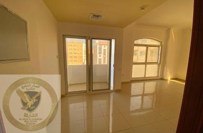 Apartment - 1 Bedroom - 2 Bathrooms for rent in Al Qulaya'ah - Al Sharq - Sharjah