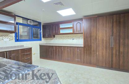 Duplex - 3 - 4 for rent in Al Shaheen Tower - Al Khalidiya - Abu Dhabi