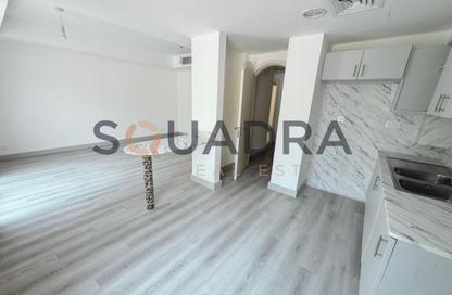 Villa - 2 Bedrooms - 3 Bathrooms for rent in Springs 15 - The Springs - Dubai