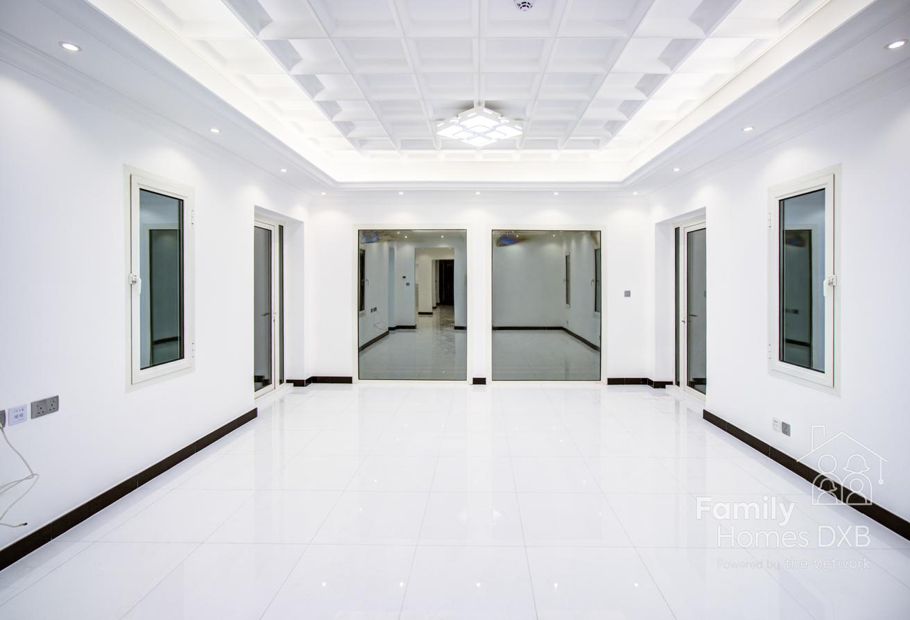 Corner Plot | Vastu | Vacant Now | Upgraded photo 4