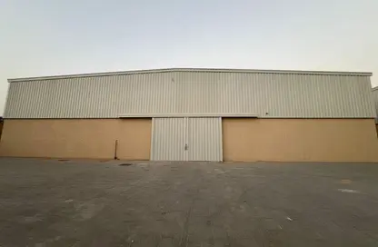 Factory - Studio - 3 Bathrooms for rent in Al Jlail - Al Sajaa - Sharjah