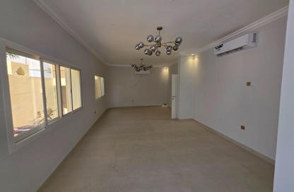 Villa - 4 Bedrooms - 5 Bathrooms for rent in Al Mushrif - Abu Dhabi