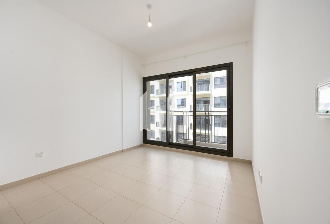 Unfurnished | Mid Floor | Managed | Vacant photo 2